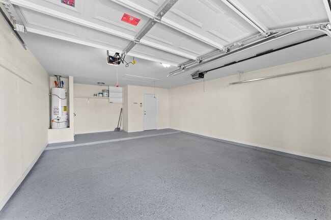 Building Photo - 14003 Vinehill Dr