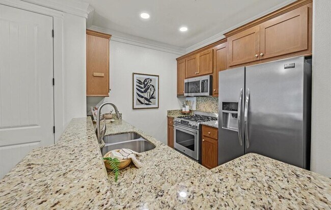 Building Photo - Stunning Ground-Floor 2 bd, 2 ba- Danville...