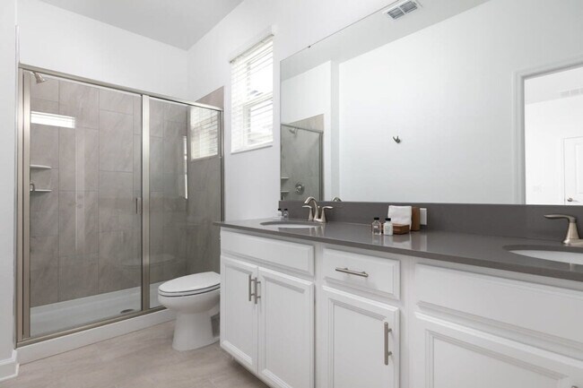 Building Photo - 4290 Paragraph Dr