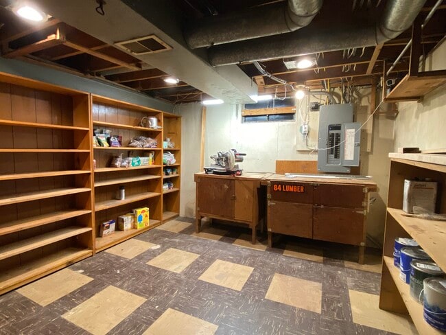 Building Photo - 262 N Cherrywood Ave