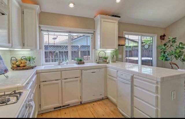 Building Photo - 18240 Ransen Ct