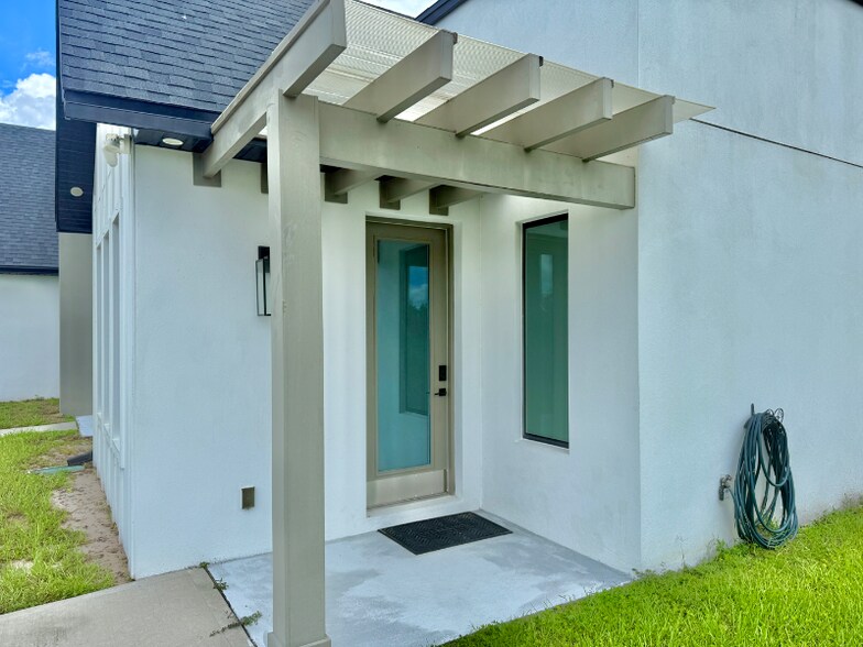 Building Photo - 19711 Starry St