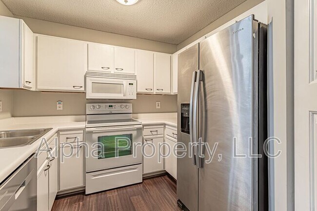 Building Photo - 105 Brushy Hollow Ln