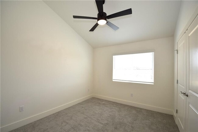 Building Photo - 421 Azurite Rd