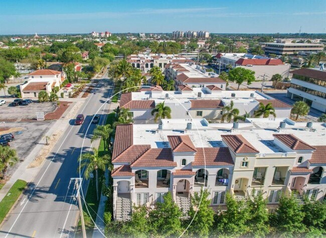 Building Photo - 455 Nokomis Ave S