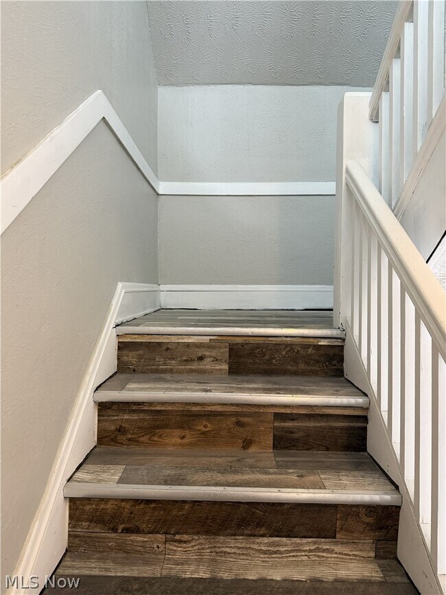 Building Photo - 15340 Yorick Ave