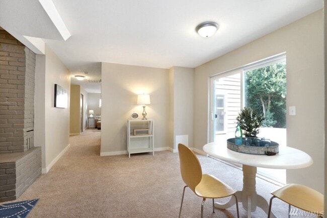 Building Photo - Gorgeous 4 Bedroom, 4 Bath +Bonus Room in Richland Heights