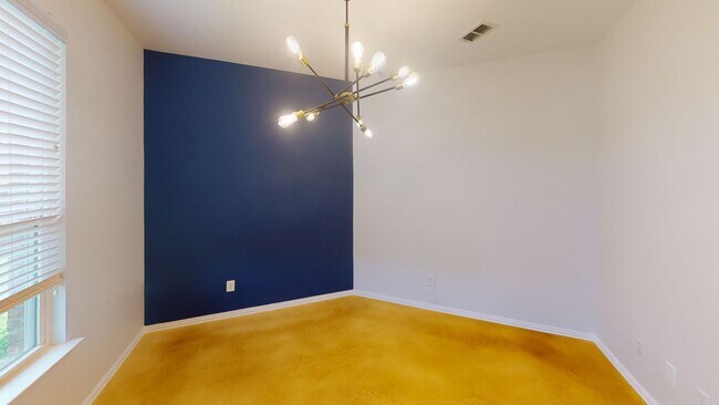 Building Photo - 3 bedroom/2 bath/2 Car Garage - Walking distance to Lake Lewisville