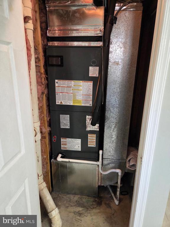 Building Photo - 6998 Admetus Ct