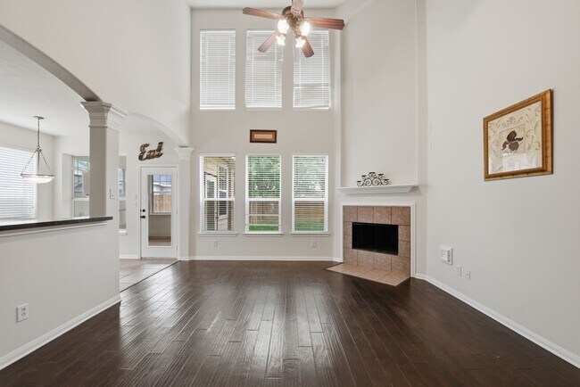 Building Photo - 7519 Chathan Glen Ln