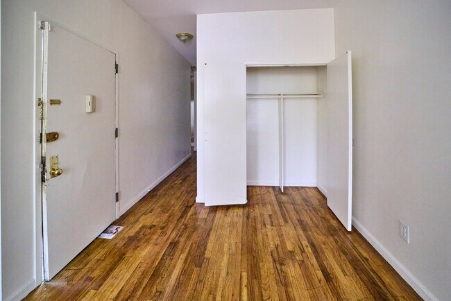 Building Photo - 248 Madison St