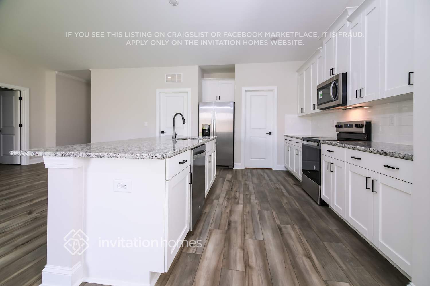 Building Photo - 404 Azalea Gaze Dr