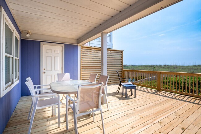 Building Photo - OCEANFRONT OFF-SEASON RENTAL-ONLY 12/29 - 2/17/26 LEFT-CALL TODAY TO RESERVE