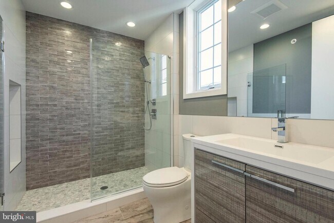 Building Photo - 1340 S 13th St