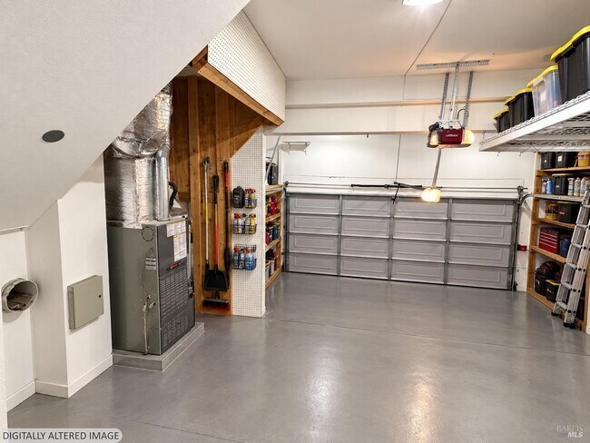 Building Photo - 5212 Piedmont Dr