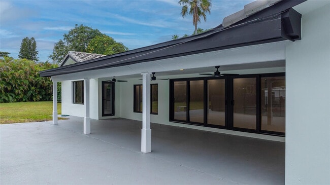 Building Photo - 13401 SW 83rd Ave