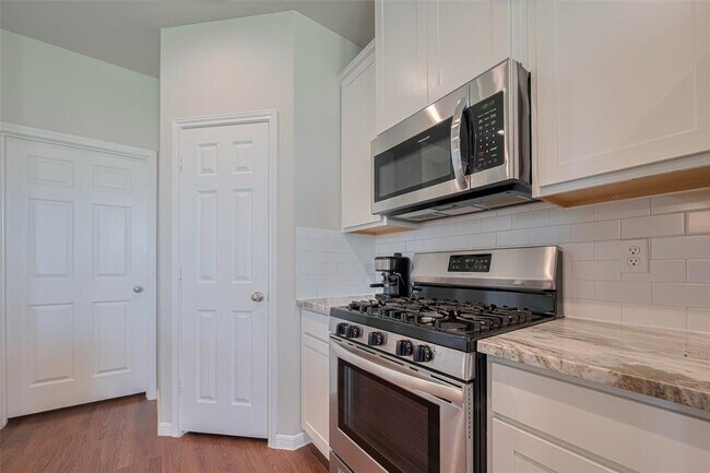 Building Photo - 3813 Kirby Ct