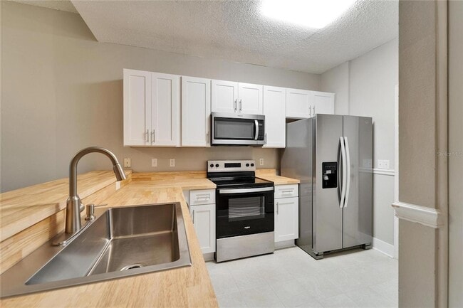 Building Photo - 1032 Radison Ave