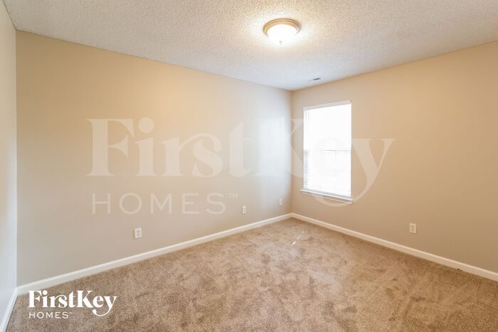 Building Photo - 165 Trickle Dr