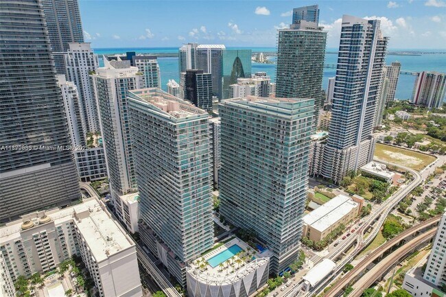 Building Photo - 1111 SW 1st Ave