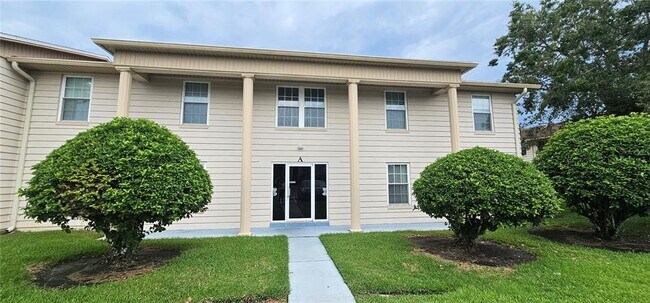 Primary Photo - 1001 N Plantation Dr