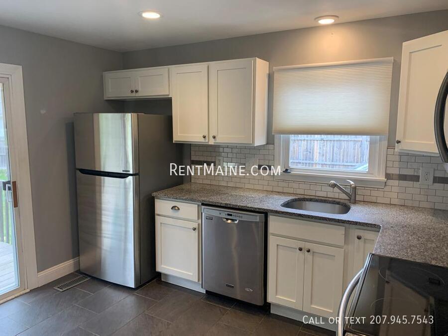 Building Photo - 173 Parkway N