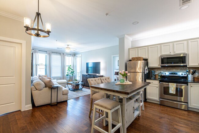 Building Photo - Knoxville 37920 - Riverfront Condo for Rent - 2 Bedroom, 2 Bath - CityView at Riverwalk - Contact...