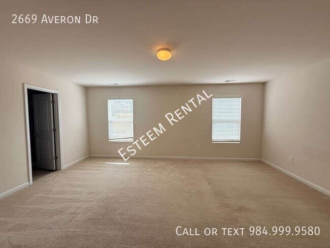 Building Photo - 2669 Averon Dr