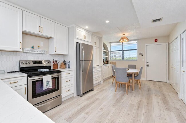 Building Photo - 17580 Gulf Blvd