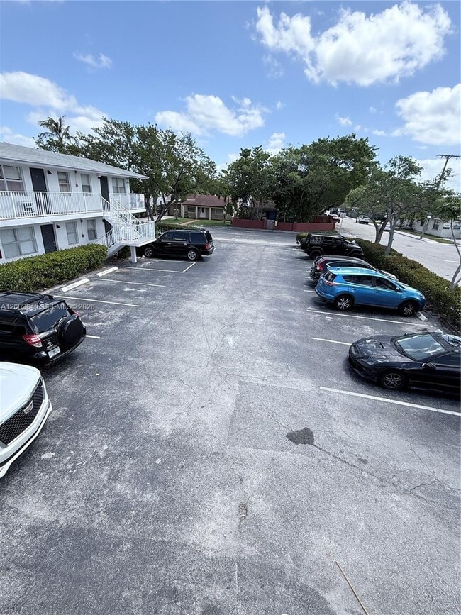 Building Photo - 801 N H St