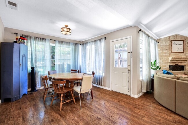 Building Photo - ***APPLICATION CURRENTLY UNDER REVIEW***Co...
