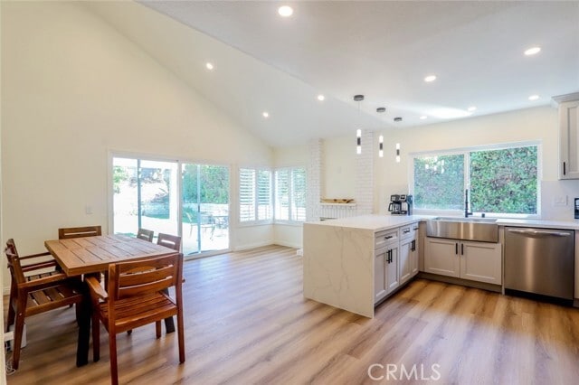 Building Photo - 25492 Sarita Dr