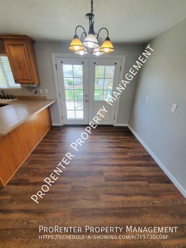 Building Photo - 865 E 350 N