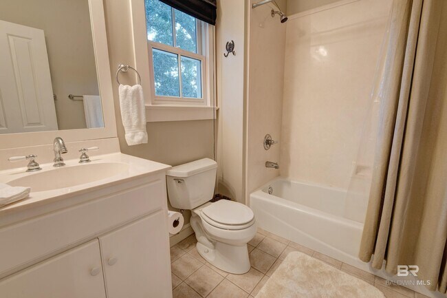 Building Photo - 14425 Scenic Hwy 98