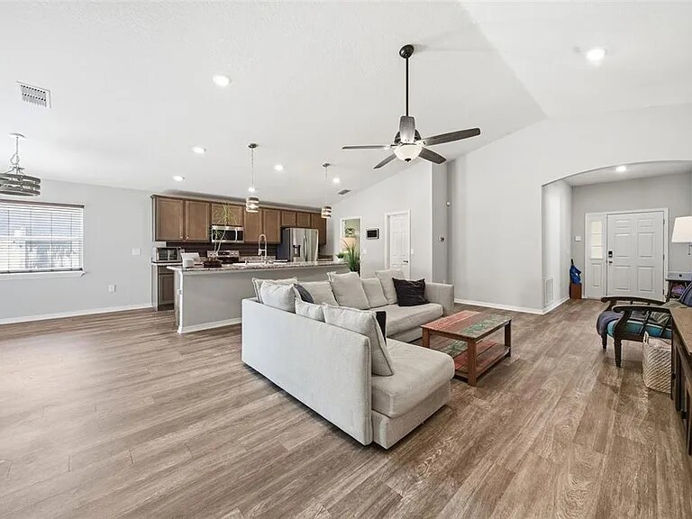 Building Photo - 883 Galloway St