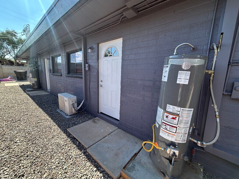 Building Photo - 2122 S Granada Dr