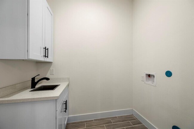 Building Photo - 4610 Cashel Glen Dr