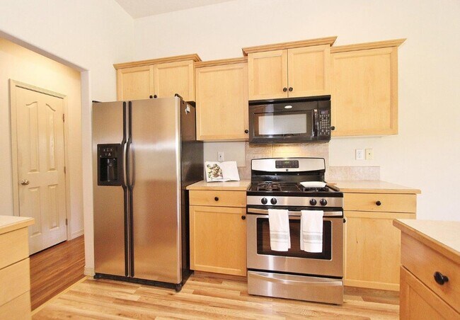 Building Photo - Your New Home Awaits in Bolder Creek! 4bed...
