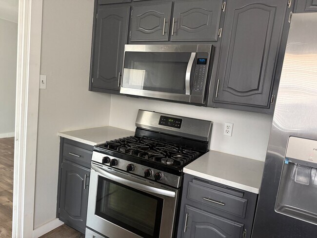 Building Photo - 2705 Cambridge St