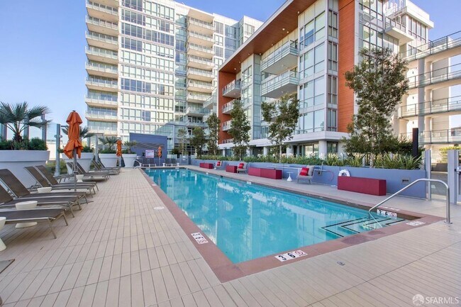 Building Photo - 708 Long Bridge St