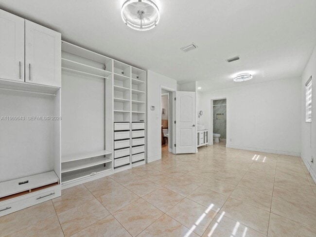 Building Photo - 3605 SW 122nd Pl