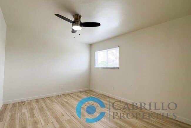 Building Photo - 8453 Carlisle Dr