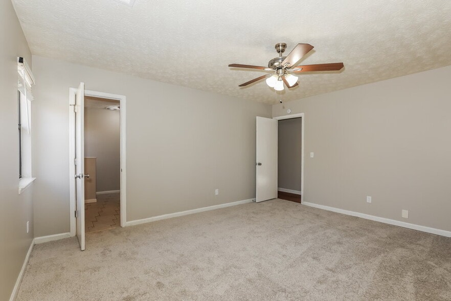 Building Photo - 10897 Morning Dove Dr