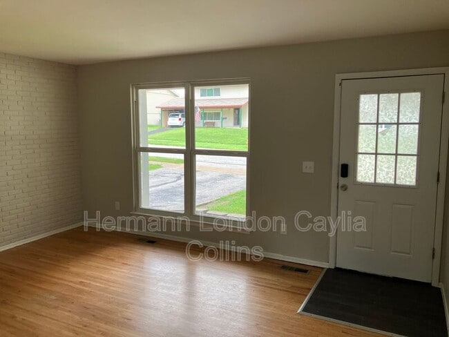 Building Photo - 5369 Ville Rosa Ln