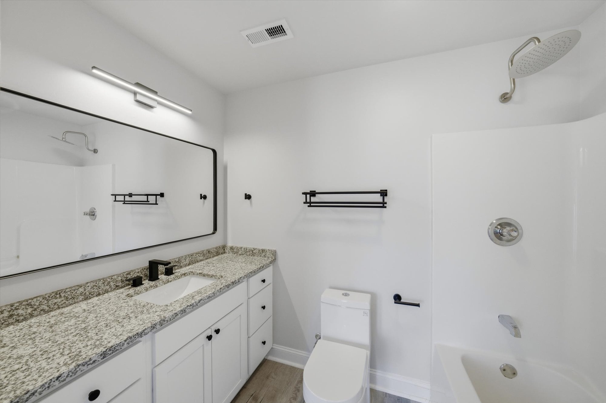 Building Photo - 1912 Laurel Ln