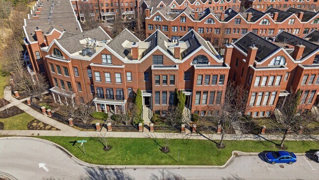 Building Photo - 1891 Admiral Ct