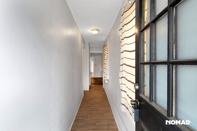 Building Photo - Charming 2BR Duplex in Salem