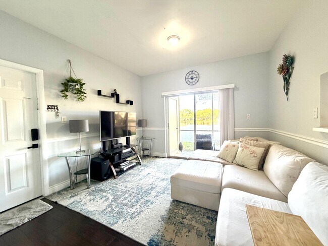 Building Photo - 651 Cypress Lake Blvd