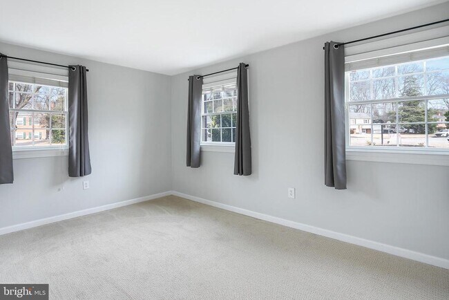 Building Photo - 8300 Midwood St