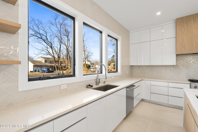 Building Photo - 150 Ampere Ave